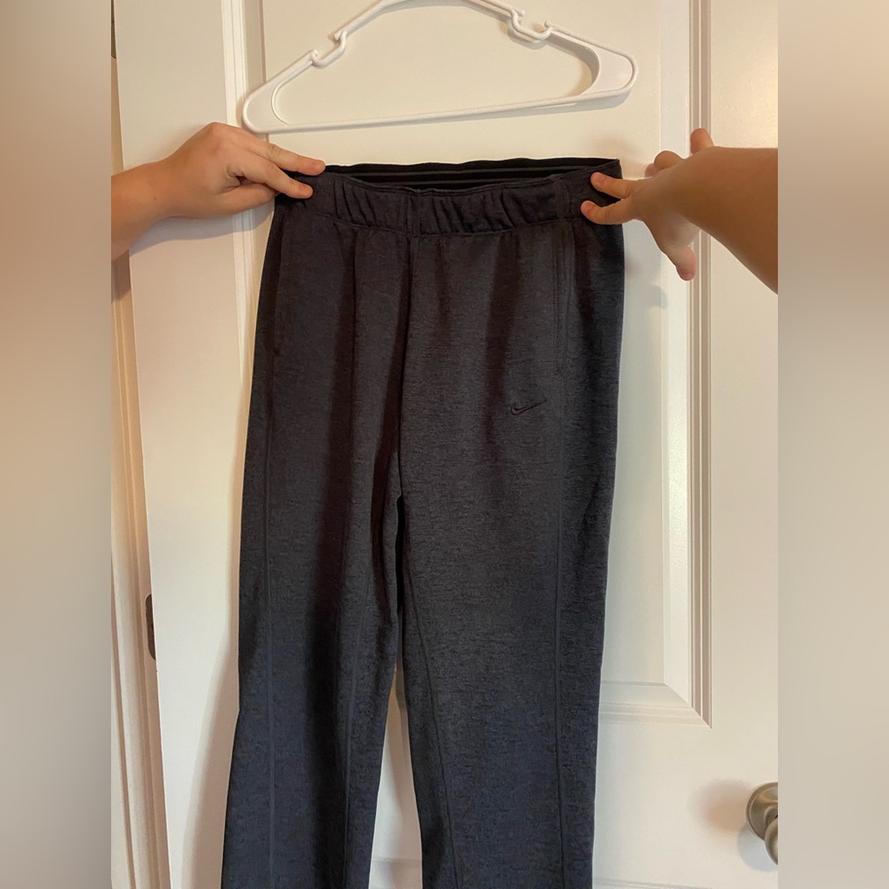 Nike Women’s therma fit sweatpants